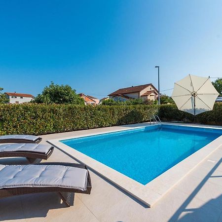 Villa Petra S Bazenom, Rostiljem I Parkingom Задар Екстериор снимка