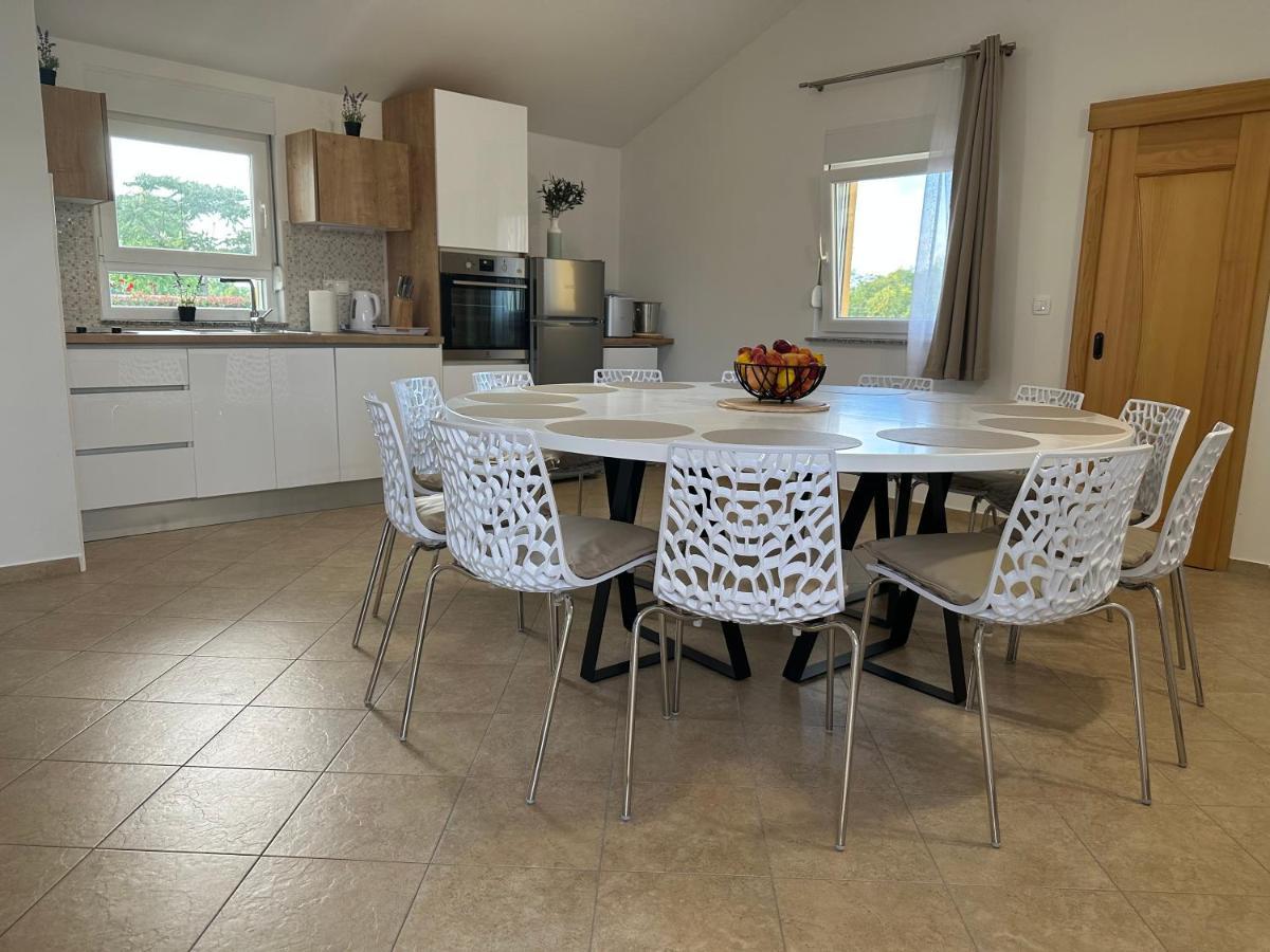 Villa Petra S Bazenom, Rostiljem I Parkingom Задар Екстериор снимка